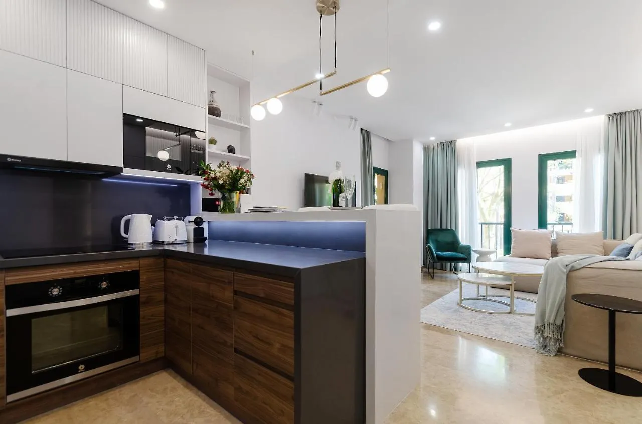 Luxury Blue Coast Seaside Retreat Marbella Apartment