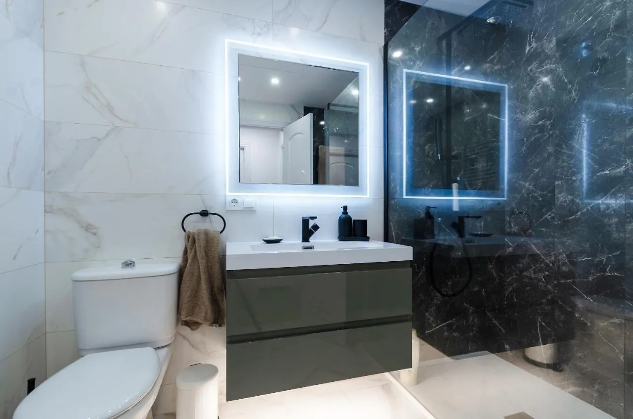 Luxury Blue Coast Seaside Retreat Marbella Apartment