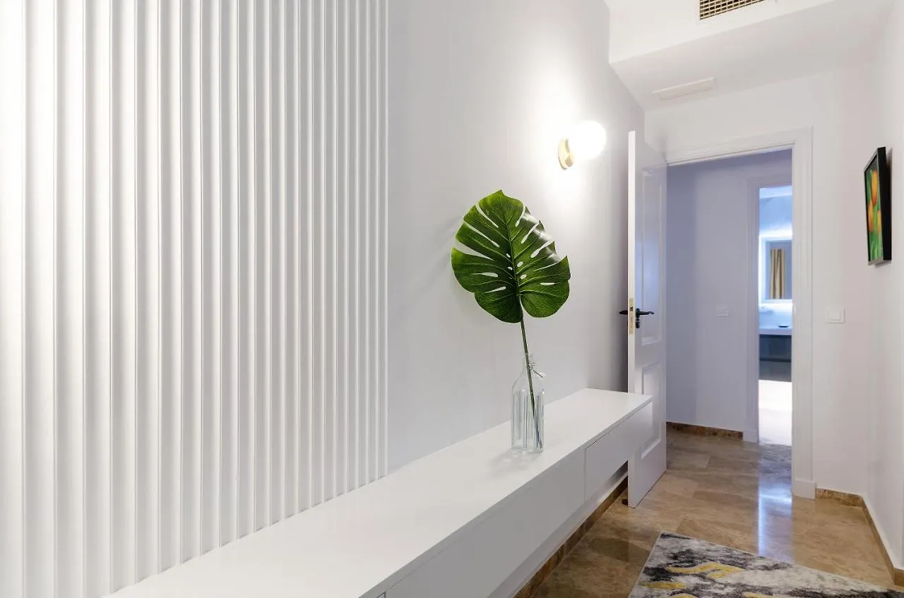 Luxury Blue Coast Seaside Retreat Marbella Apartment