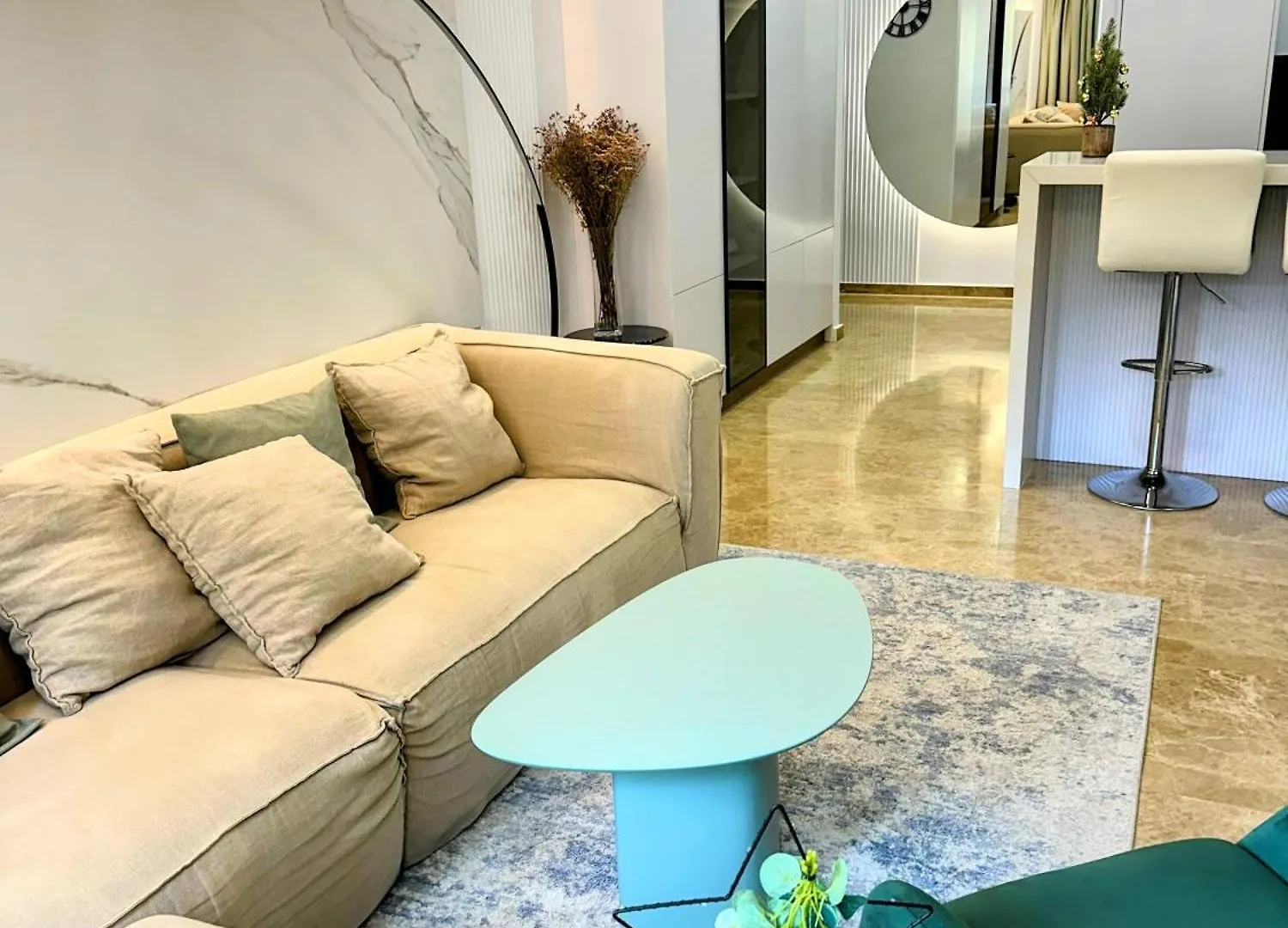 Luxury Blue Coast Seaside Retreat Marbella Apartment