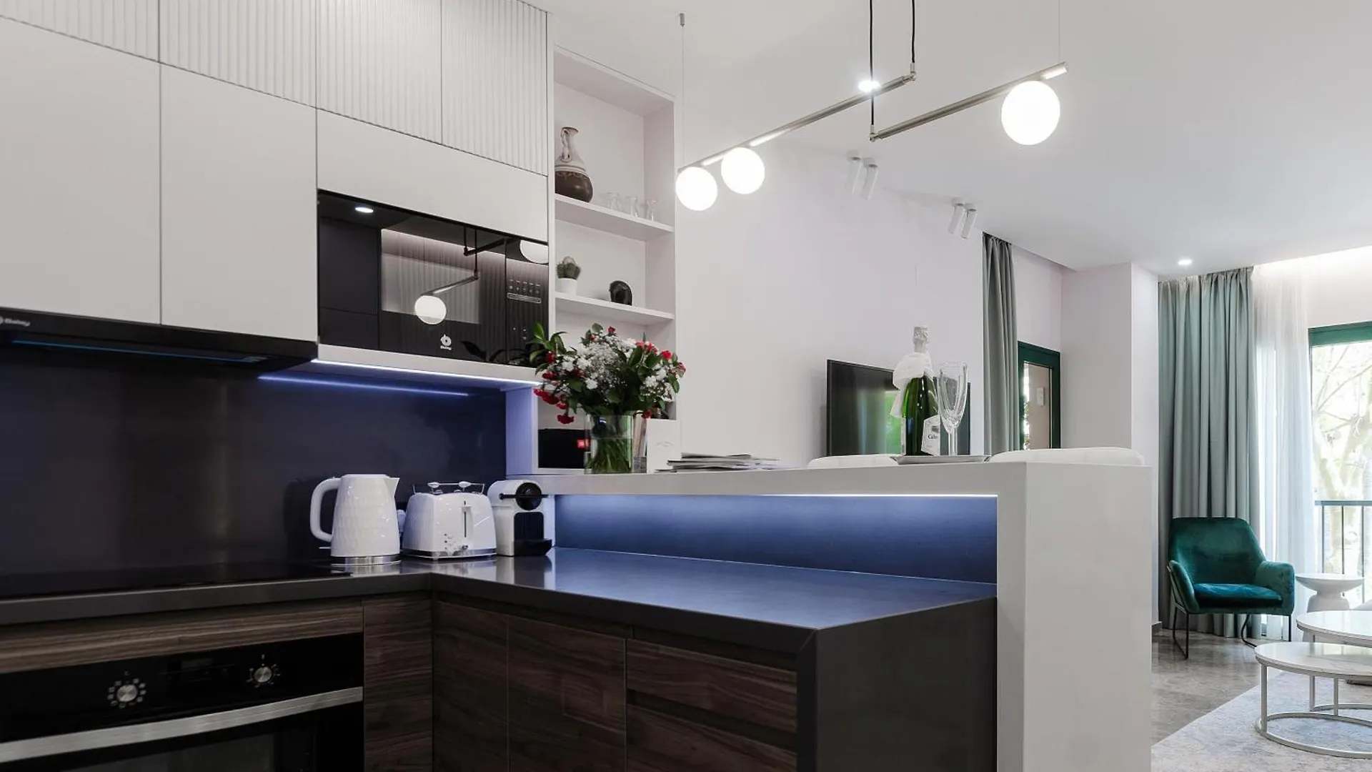 Luxury Blue Coast Seaside Retreat Marbella Apartment Spain