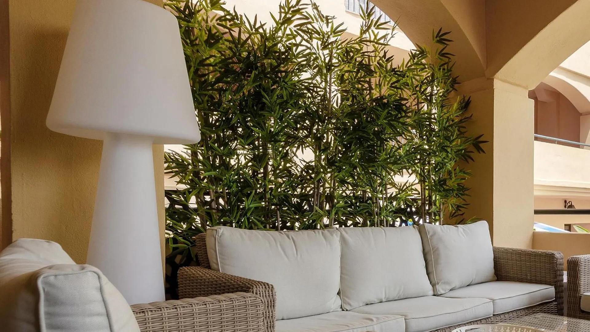 Luxury Blue Coast Seaside Retreat Marbella Apartment